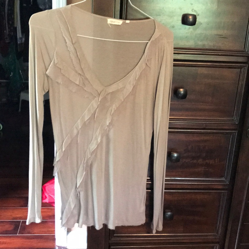Long sleeve cotton shirt with front ruffle design